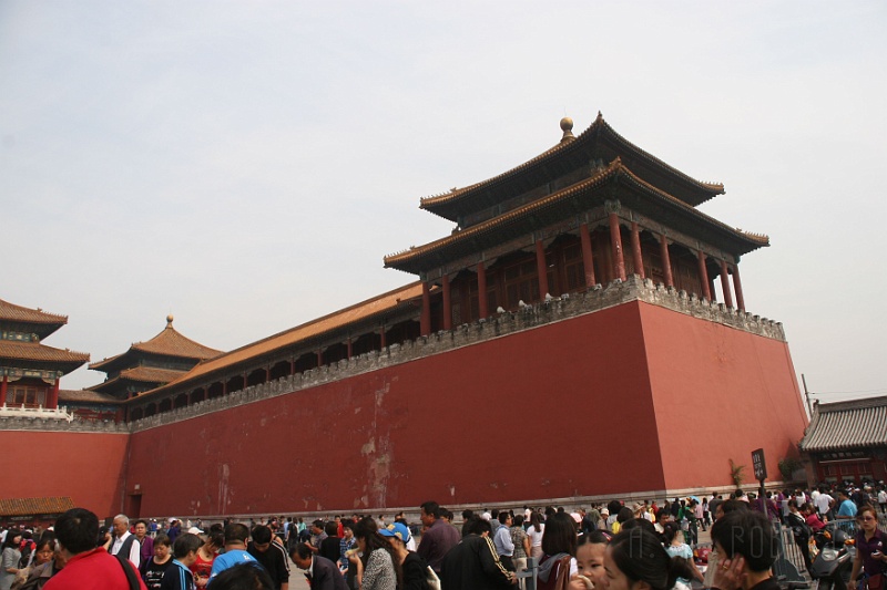 fc2.jpg - There are a lot of gates in the Forbidden city.  This is the side the gate just past the main gate.  I have a lot of gate shots.